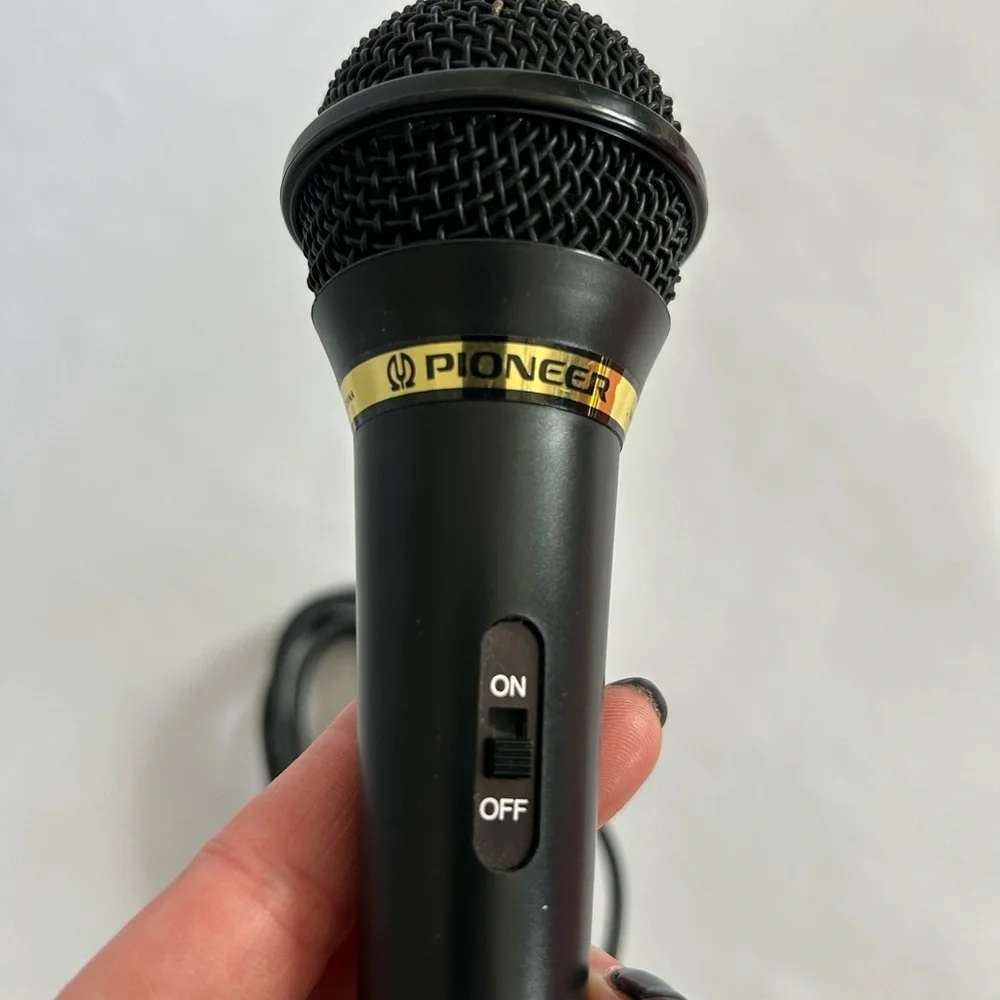 Pioneer Black and Gold Wired Microphone